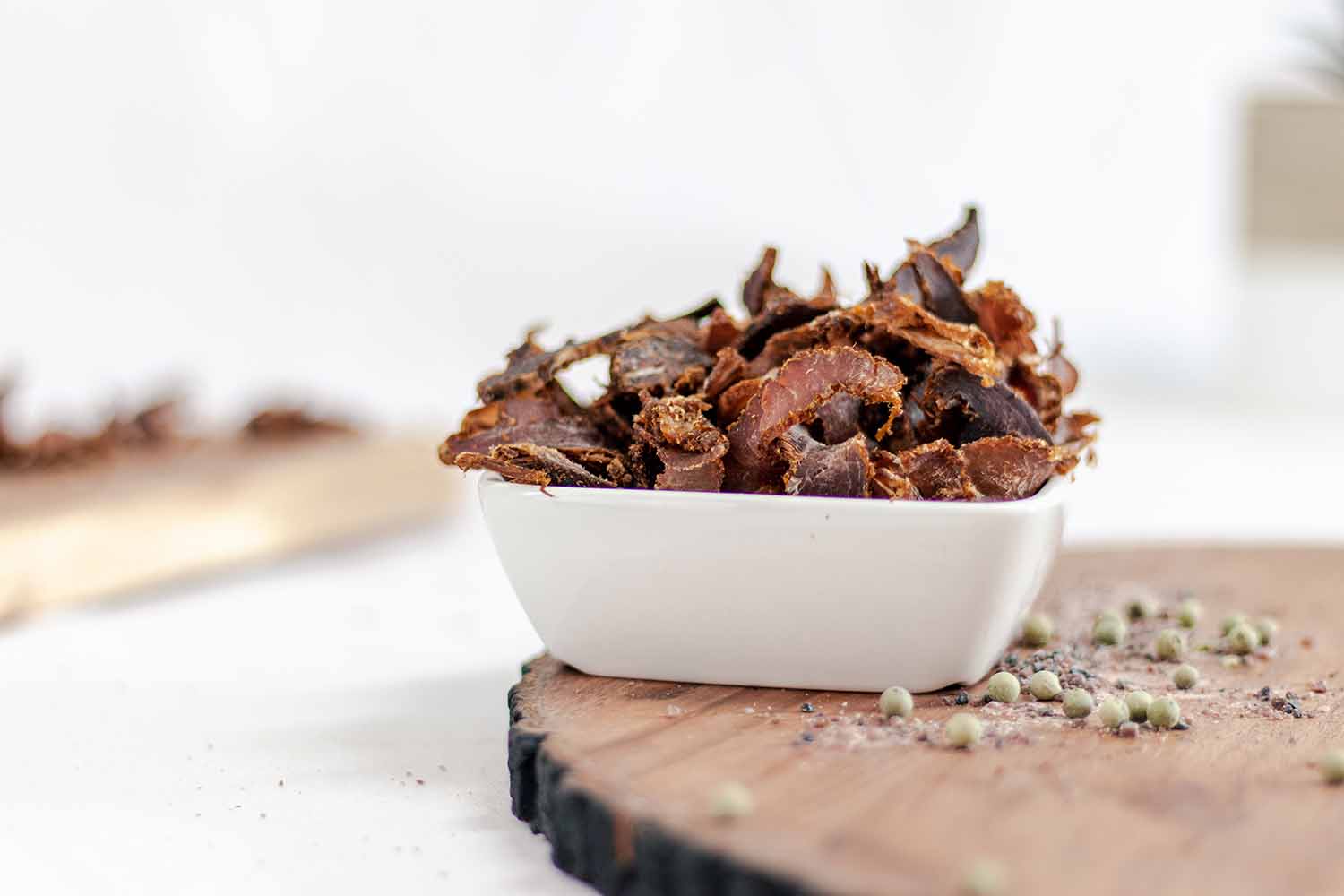 Binge Beef BBQ Sliced Biltong Product side view. Free Delivery on orders over R450.