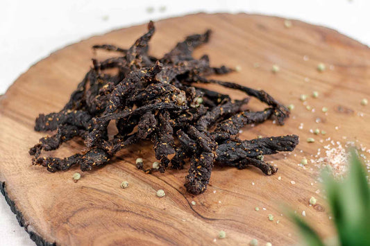 Crackly's Biltong Sticks 40g (10 pack) - Our biltong sticks offers a satisfying experience, with a balanced flavour. It marinades for 2 days in our secret Binge-Brine, packed with traditional goodness.